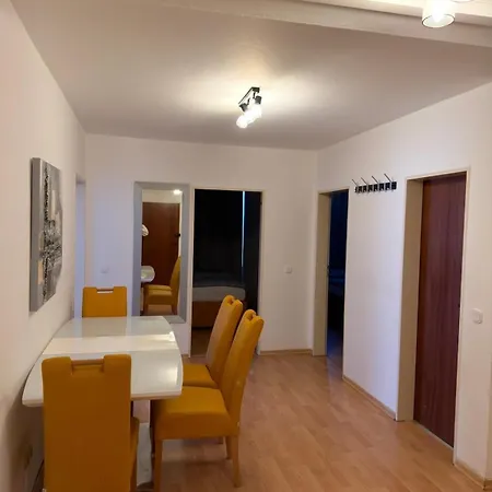 Apartamento For 6 With A Beautiful View Of Godesburg Bonn