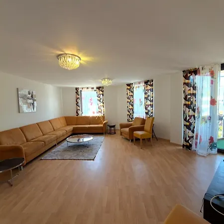 Apartamento For 6 With A Beautiful View Of Godesburg