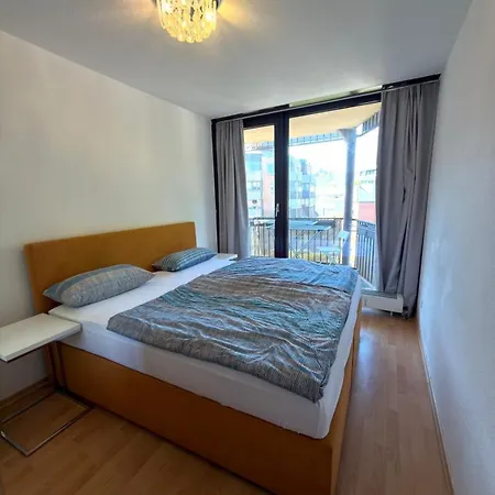 Apartamento For 6 With A Beautiful View Of Godesburg